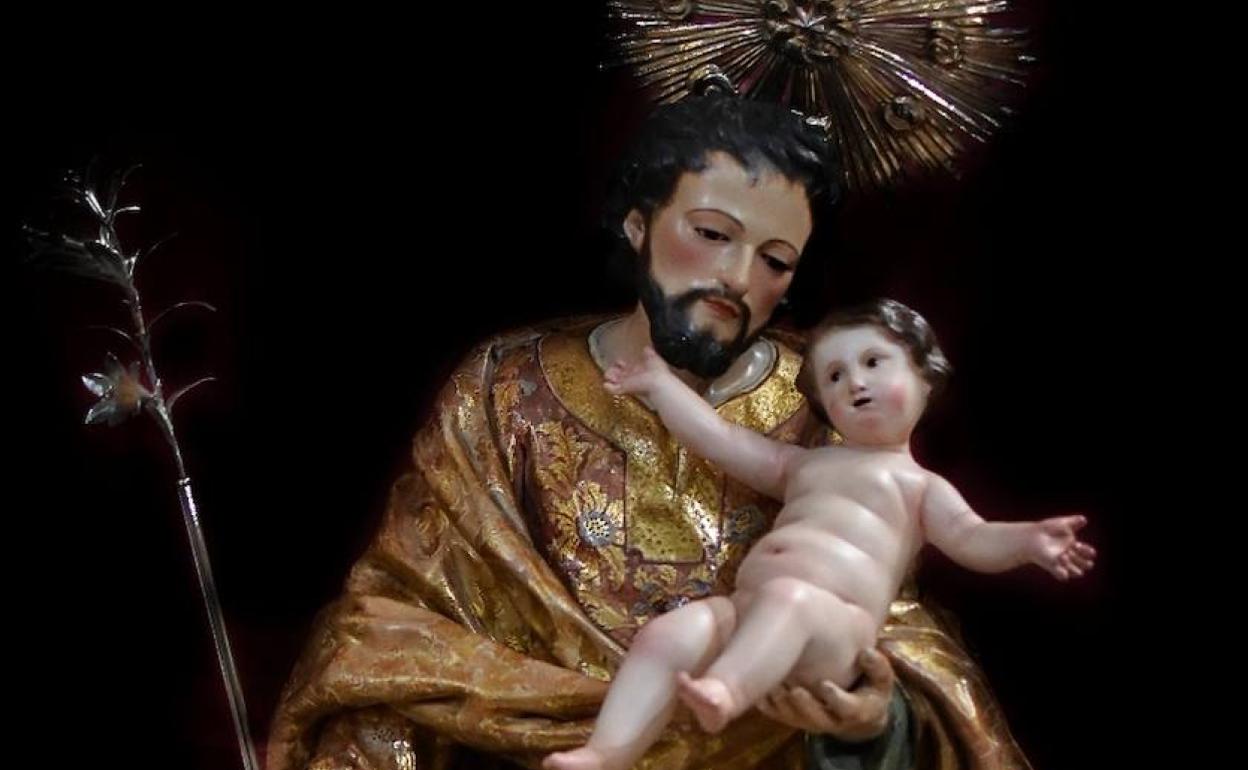 La imagen de San José, con el nuevo Niño Jesús. 