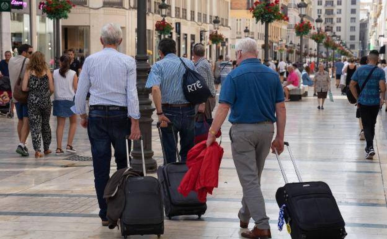 Andalucía reclama al Gobierno un plan para la movilidad segura en Semana Santa