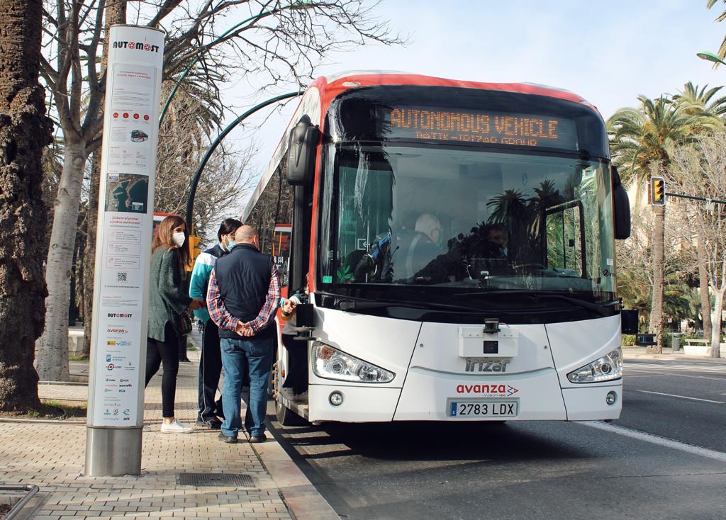 Pionero en España, realiza el viaje entre la Terminal de Cruceros de Levante y el Paseo del Parque 