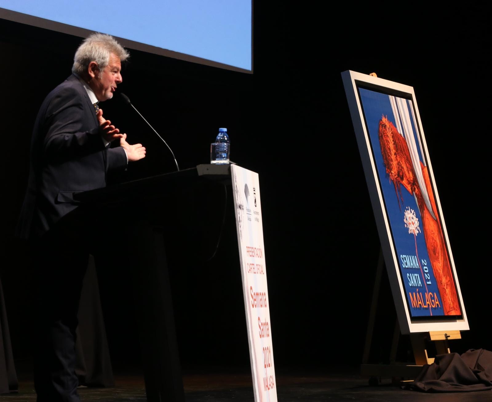 El pintor Andrés Mérida es el autor de la obra, cuya presentación corre a cargo del director de SUR Manuel Castillo 