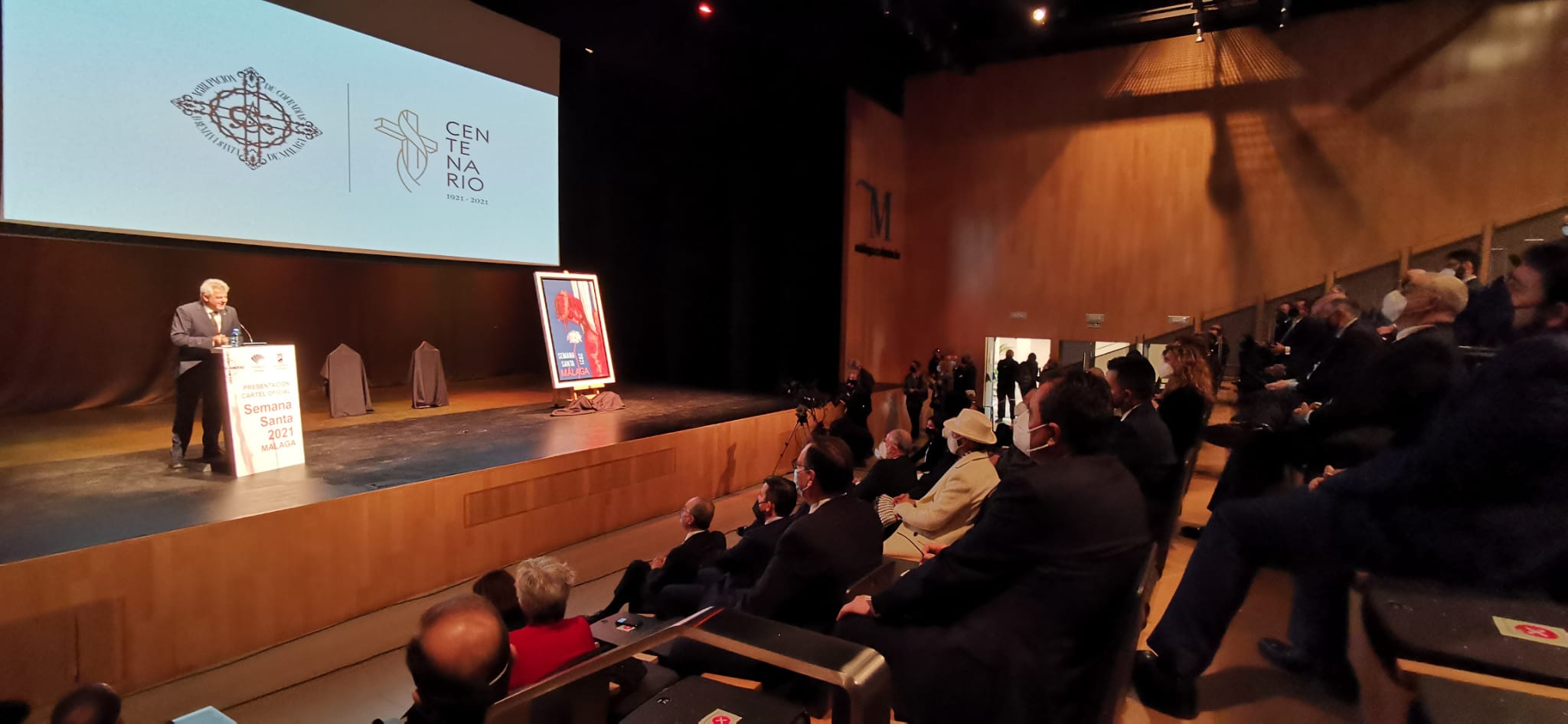 El pintor Andrés Mérida es el autor de la obra, cuya presentación corre a cargo del director de SUR Manuel Castillo 