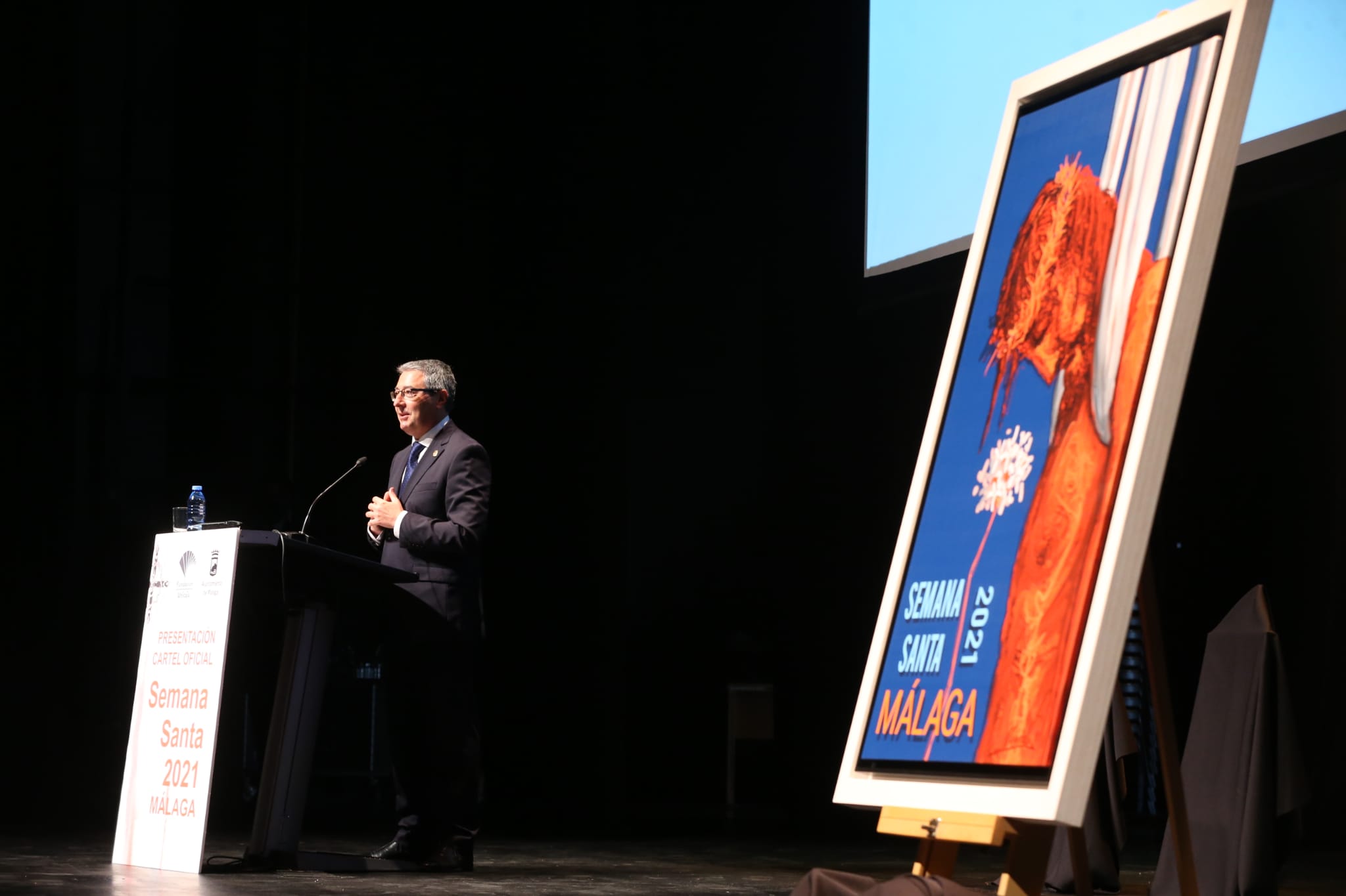 El pintor Andrés Mérida es el autor de la obra, cuya presentación corre a cargo del director de SUR Manuel Castillo 