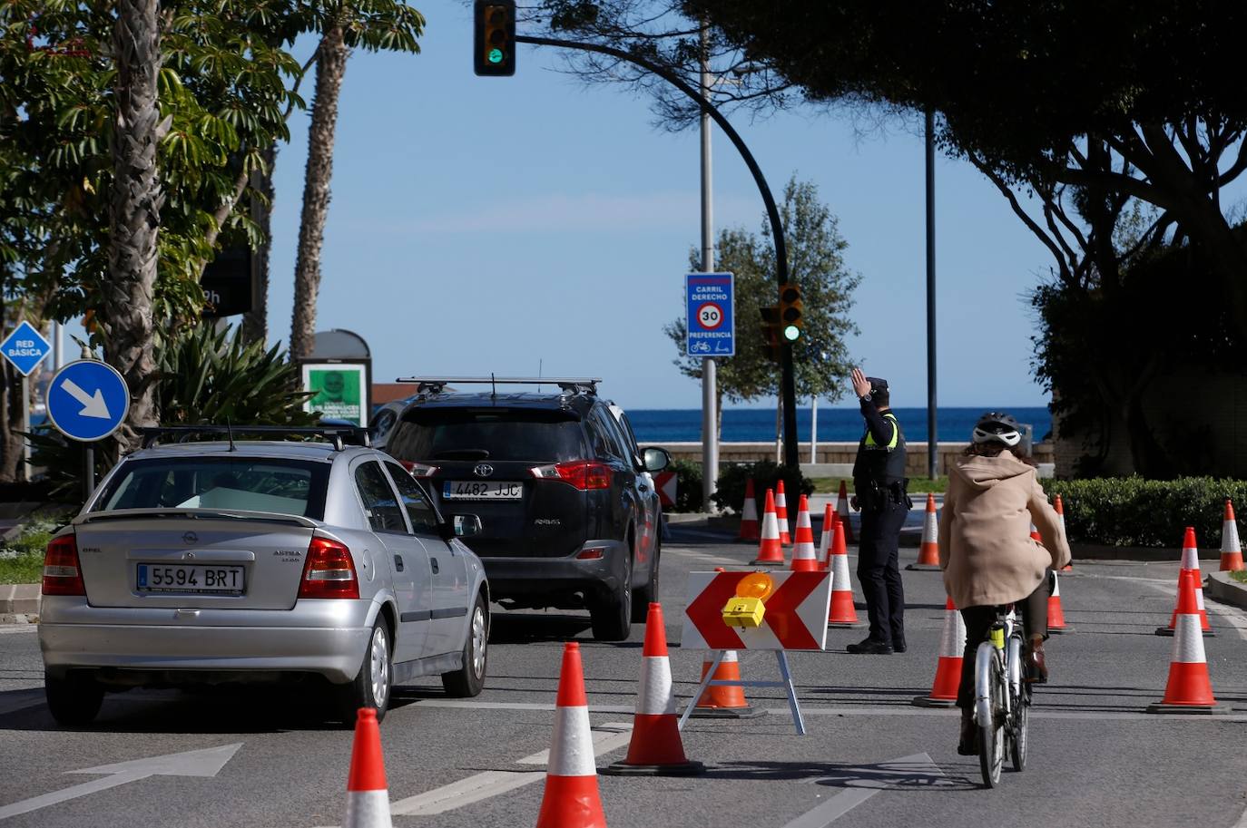 Entre las 14.00 y las 15.00 se produjo una cola que llegaba desde el inicio de la experiencia piloto hasta Muelle Heredia