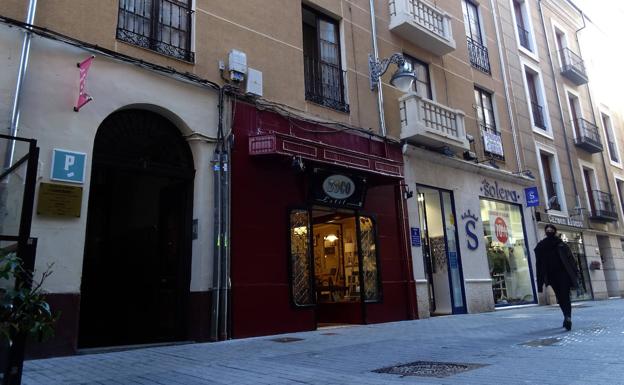 Entrada a la pensión Vianesa de la calle Montero Calvo.