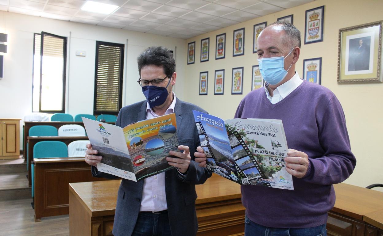 El portavoz institucional, Antonio Sánchez, y el vocal de Turismo, Juan Peñas. 