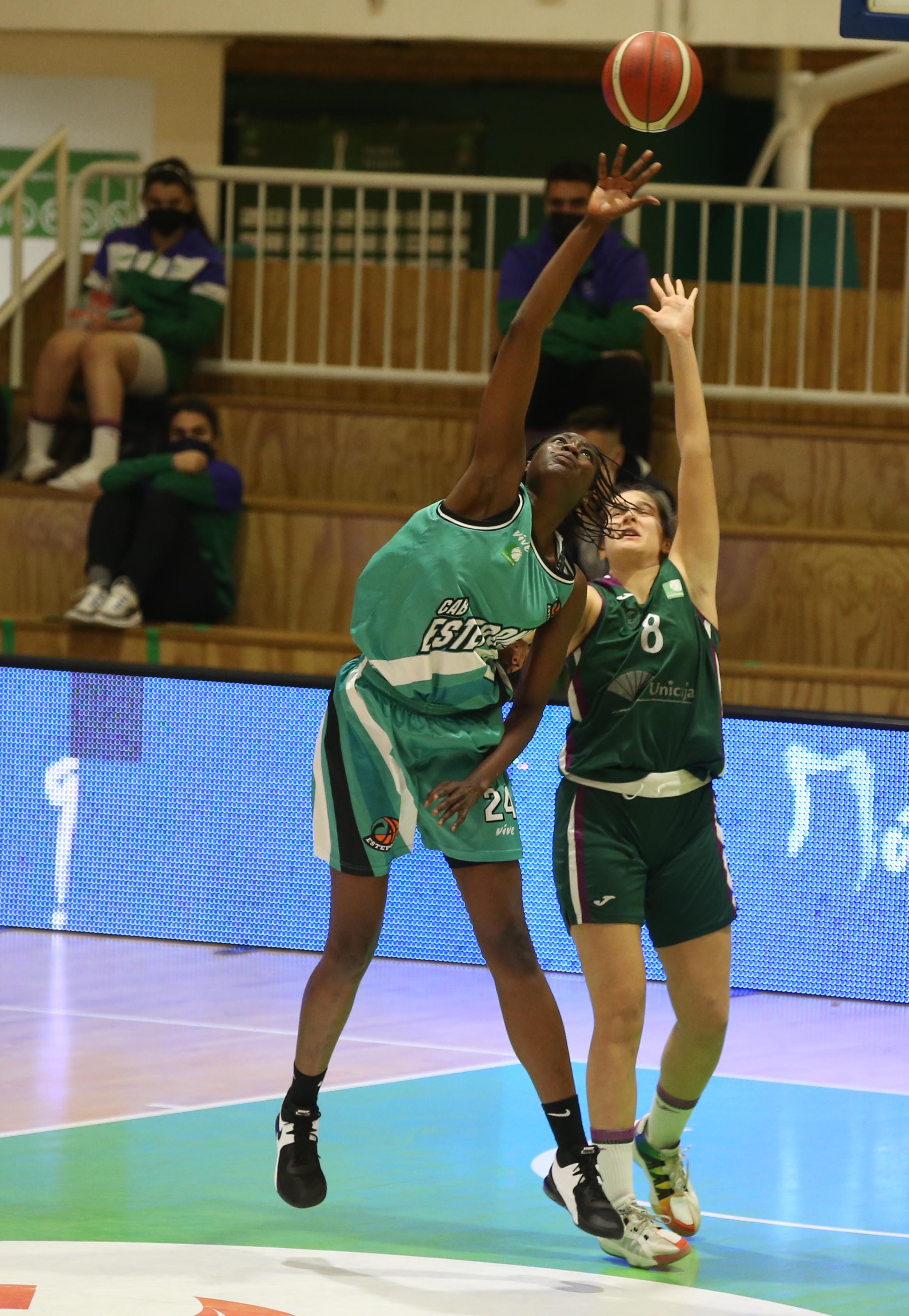 El cuadro de Quique Gutiérrez se impuso al Unicaja, que acarició la remontada en los instantes finales