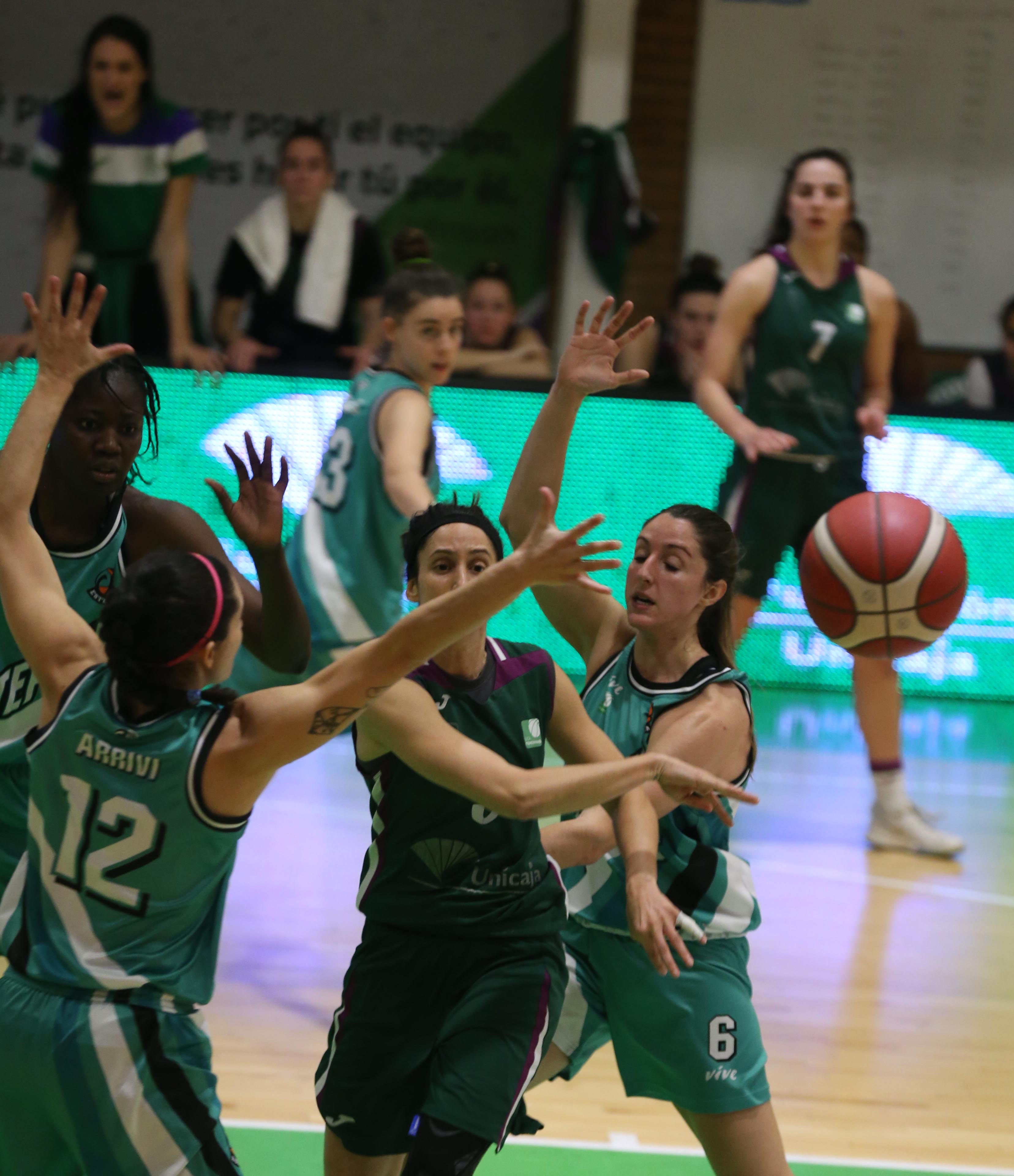 El cuadro de Quique Gutiérrez se impuso al Unicaja, que acarició la remontada en los instantes finales