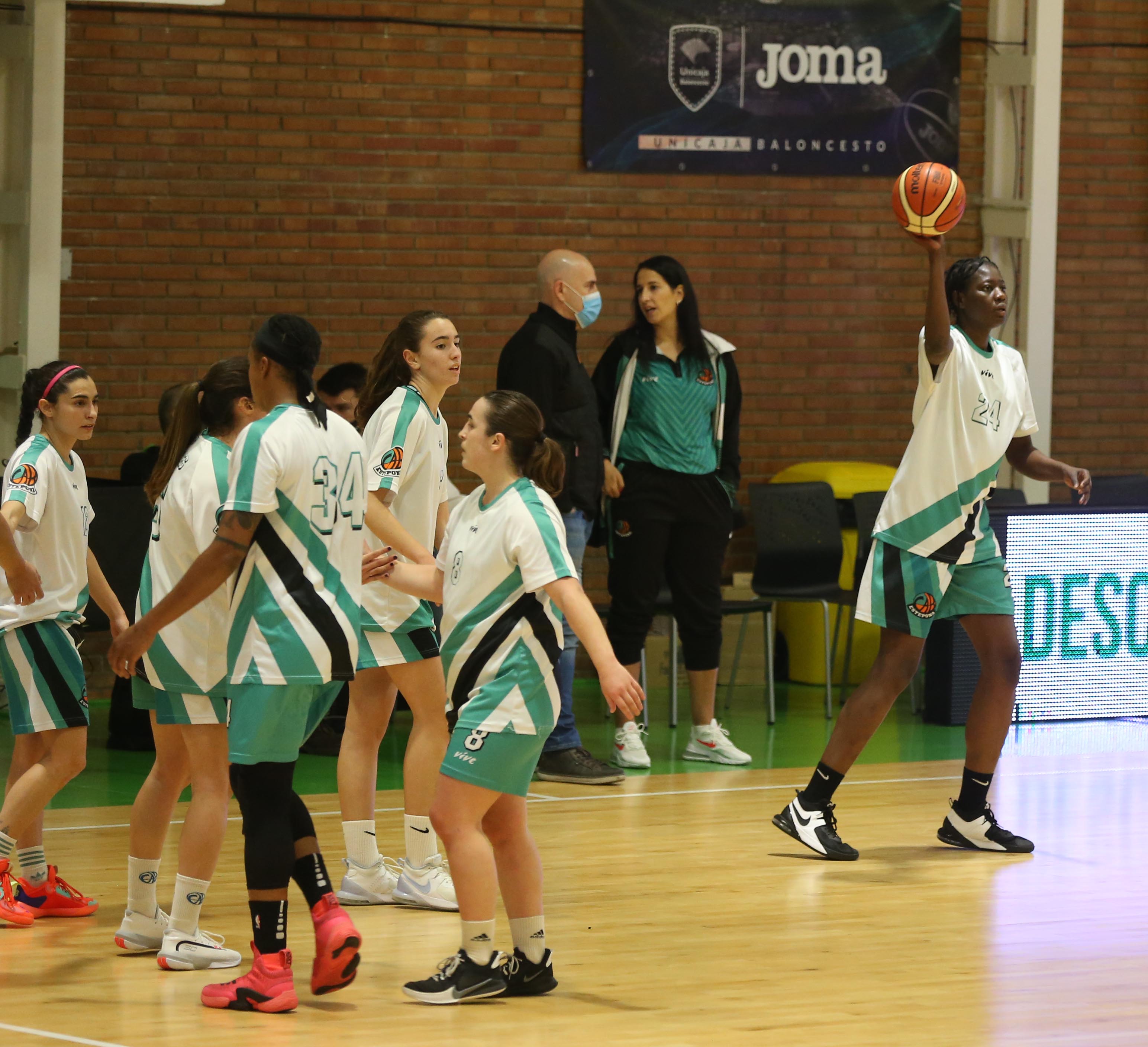 El cuadro de Quique Gutiérrez se impuso al Unicaja, que acarició la remontada en los instantes finales