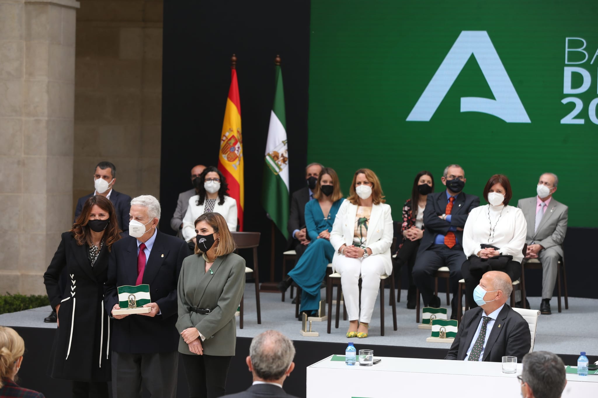 Acto institucional con motivo del 28F y la entrega de distinciones a una decena de personas y entidades, cuya labor y dedicación es reconocida con la Bandera de Andalucía