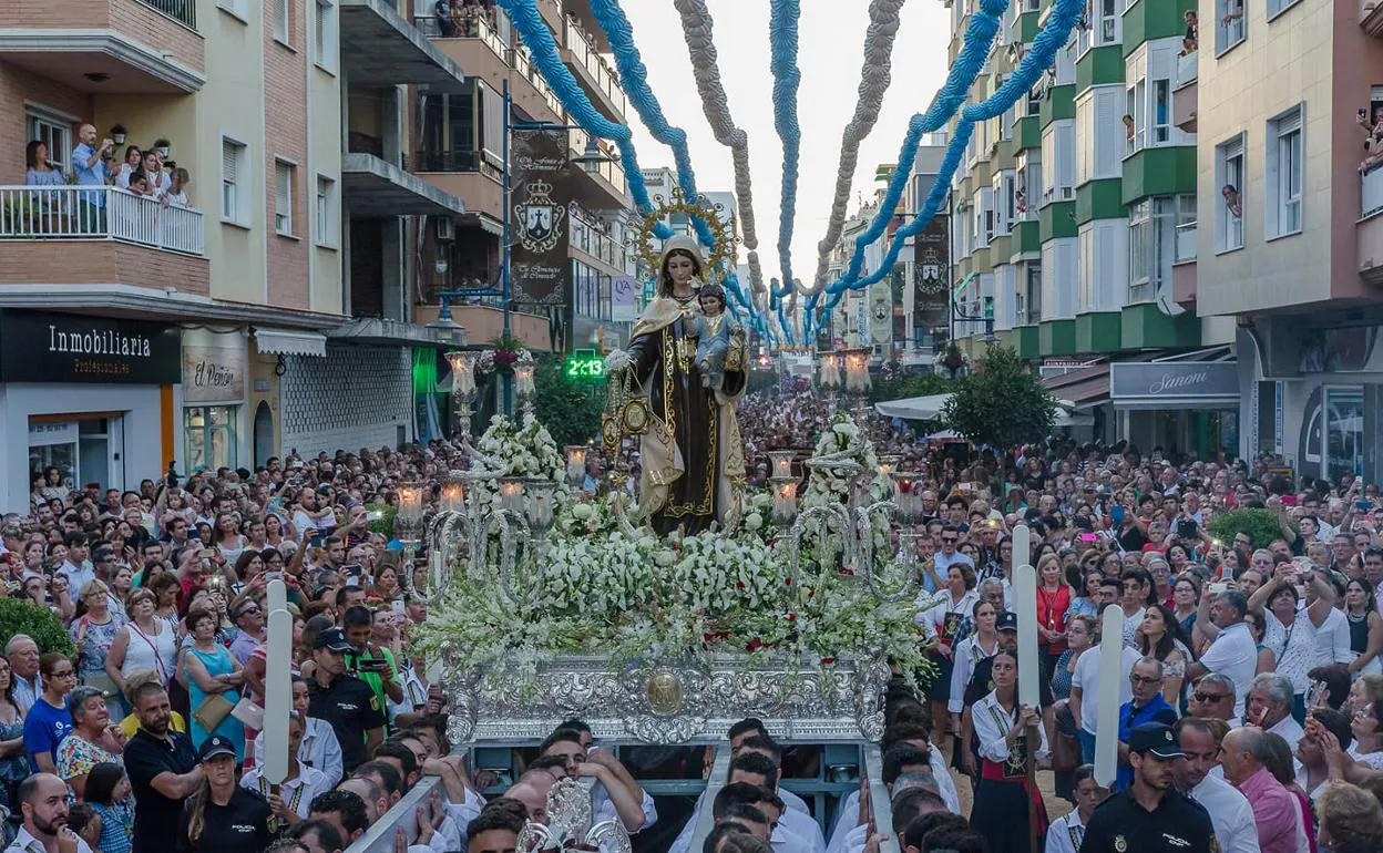 Imagen de archivo de la procesión de la Virgen del Carmen de Torre del Mar. 