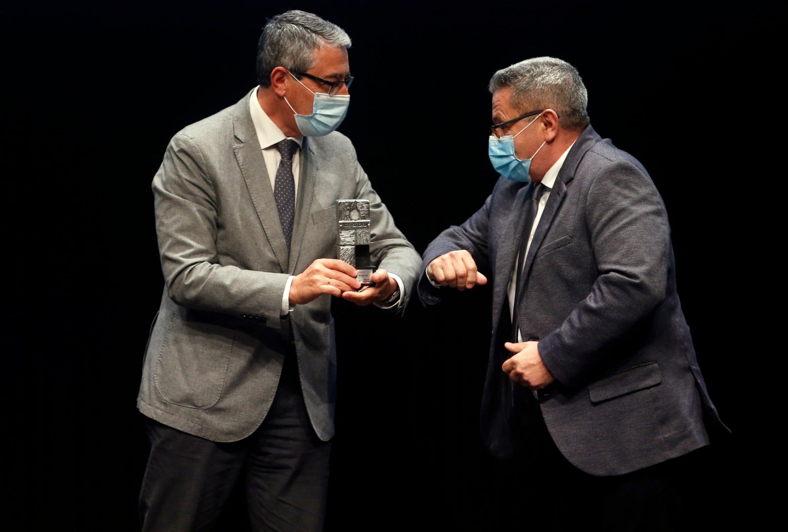 SUR y Fundación La Caixa premian el compromiso social de entidades y personas en un acto celebrado en el Auditorio del Museo Picasso Málaga