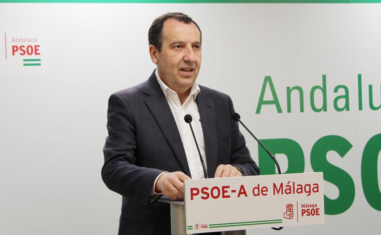 Ruiz Espejo, en una comparecencia en la sede provincial del PSOE.