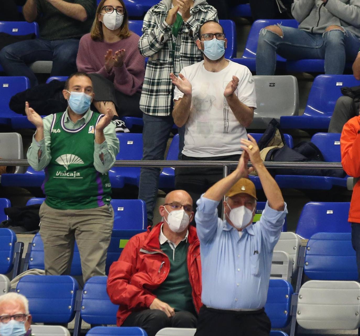 Aficionados en el Carpena después de cuatro meses y medio.