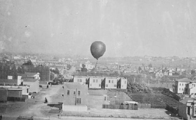 Globo de la compañía Buislay en San Francisco (EE. UU.) en la década de los 80 del siglo XIX. Golden Gate NRA, Park Archives 