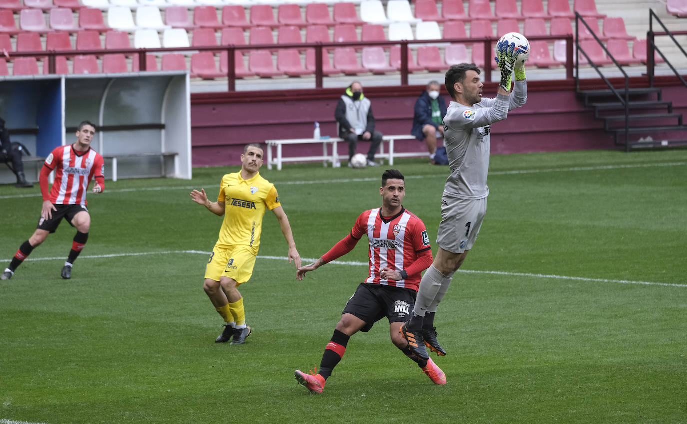 Fotos: El UD-Logroñés- Málaga CF, en imágenes