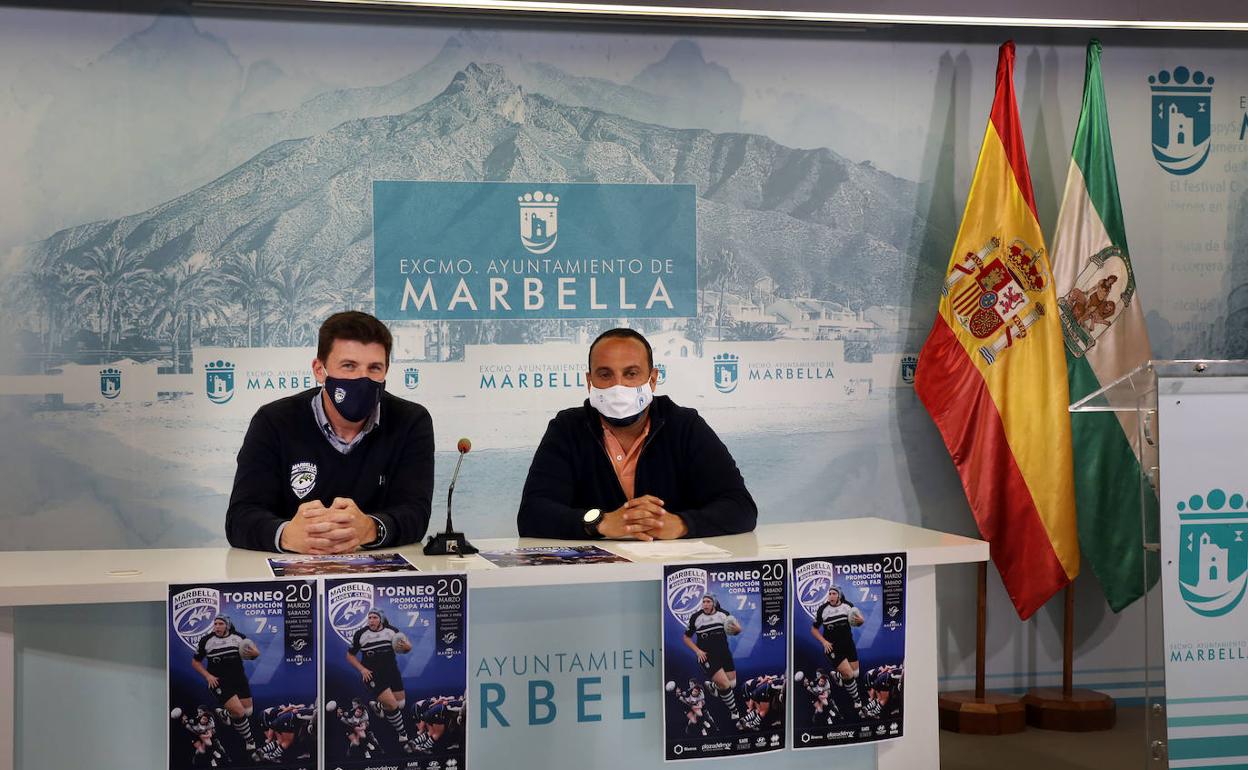  José Arjona, de Marbella Rugby Club y Javier Mérida, concejal de Actividades Deportivas de San Pedro. 