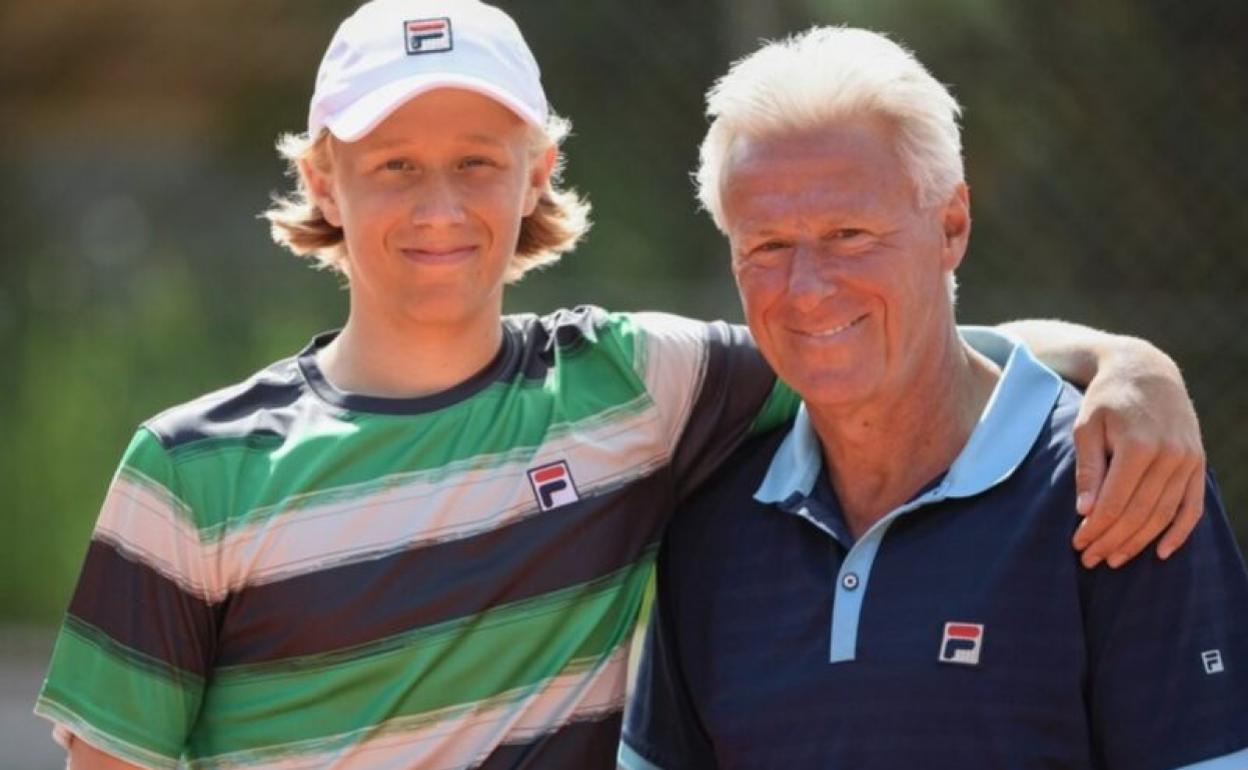 Leo Borg, junto a su padre, el mítico Bjorn Borg, en una imagen reciente. 