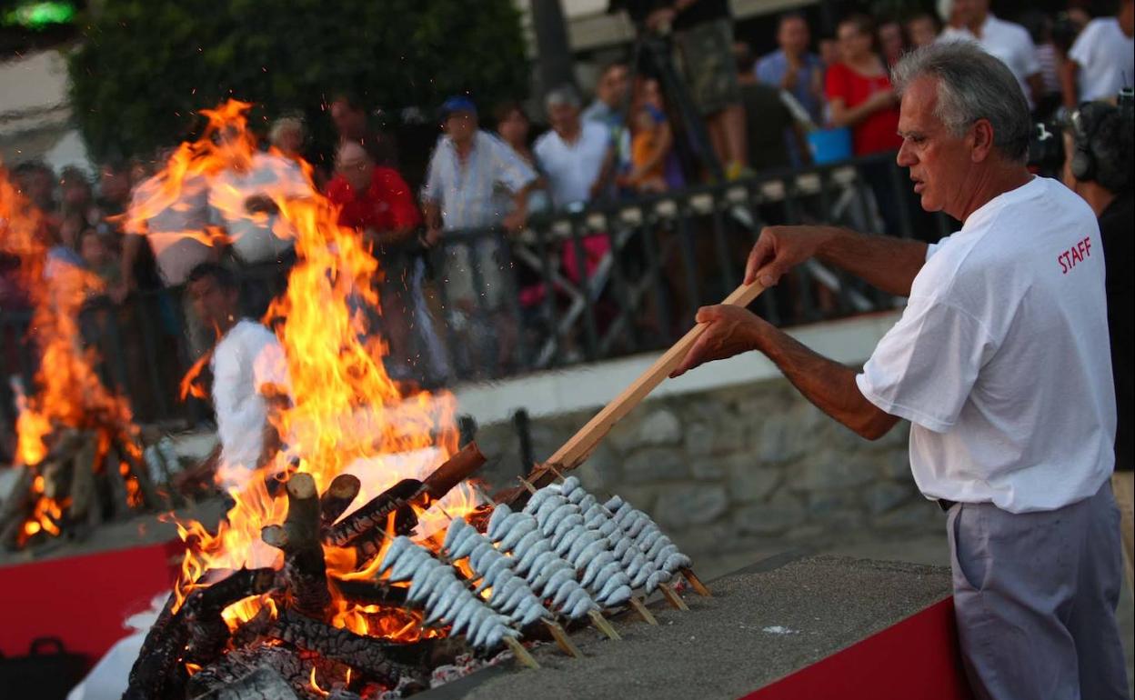 Imagen de uno de los últimos concursos de espetos celebrados en Marbella, antes de la pandemia. 