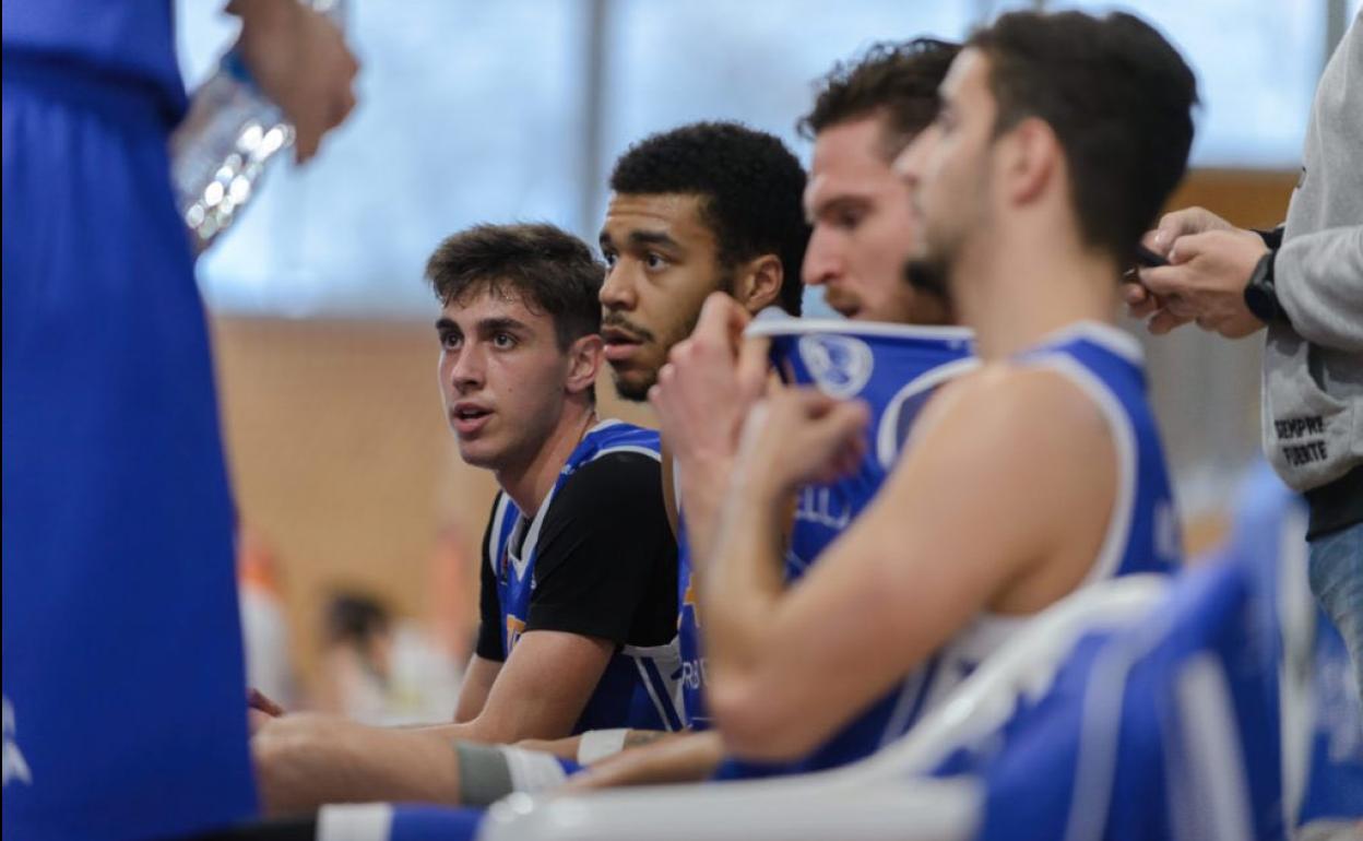 El CB Marbella planta cara al Cantabria, pero acusa su pobre arranque