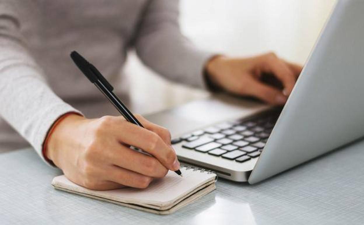 DGT: Esta es la herramienta para hacer trámites en nombre de otra persona