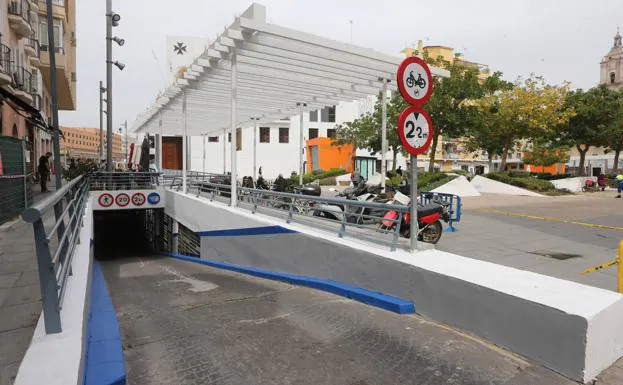 Subir y bajar trabajo duro Personificación Tarifas aparcamientos Málaga: Los 'parkings' municipales de Málaga también  desescalan sus precios | Diario Sur