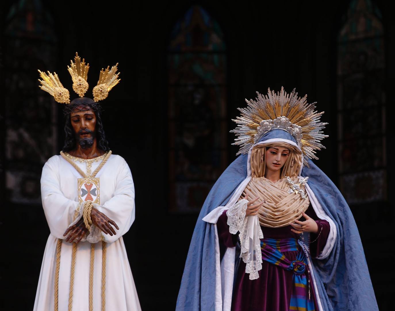 La ceremonia, oficiada por el obispo de Málaga, ha tenido lugar al aire libre en una plaza de San Pablo aforada con la única asistencia de 288 personas.