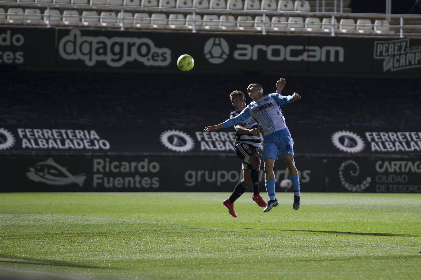 Fotos: Las mejores imágenes del Cartagena - Málaga