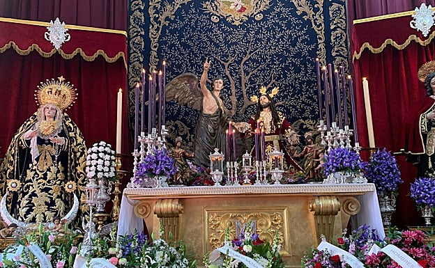 Altar con las imágenes de la Archicofradía del Huerto en la iglesia de San Julián. 