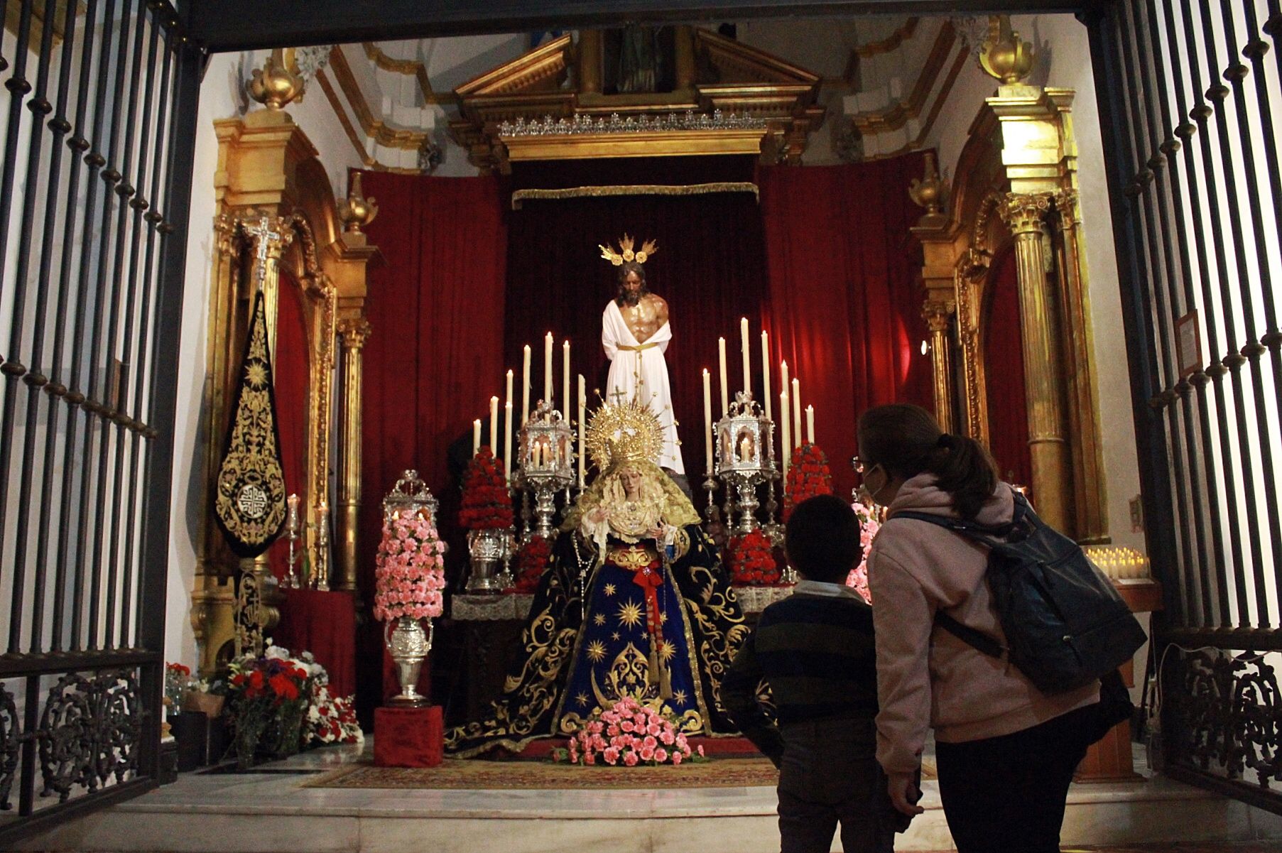 Veneración al Cristo de la Humillación y Perdón y María Santísima de la Estrella en la parroquia de Santo Domingo de Guzmán.