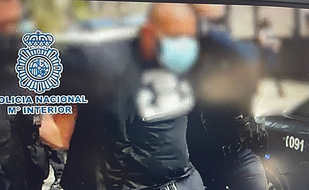 Momento de la detención del sospechoso. 