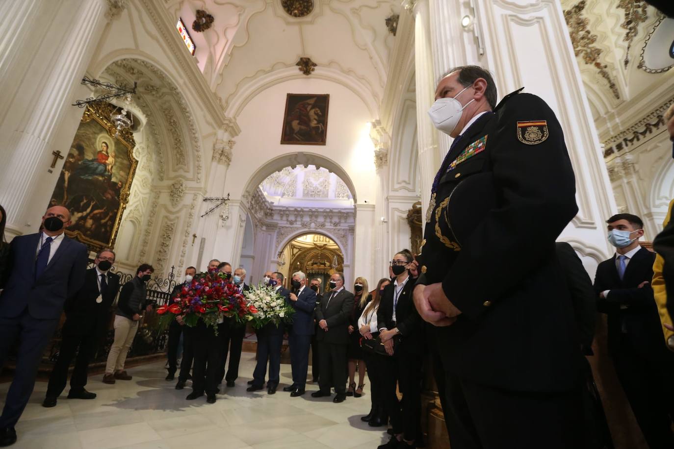 Ofrenda floral a los titulares de la cofradía del Rico. 