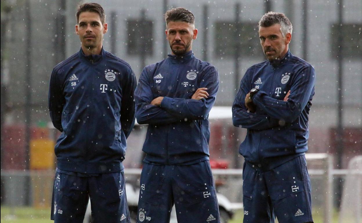 Martin Demichelis, en el centro de la imagen, durante un entrenamiento. 