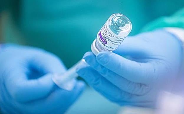 Andalucía comienza esta semana la vacunación de las personas con más 70 años tras ser inmunizado el 92% de los mayores de 80