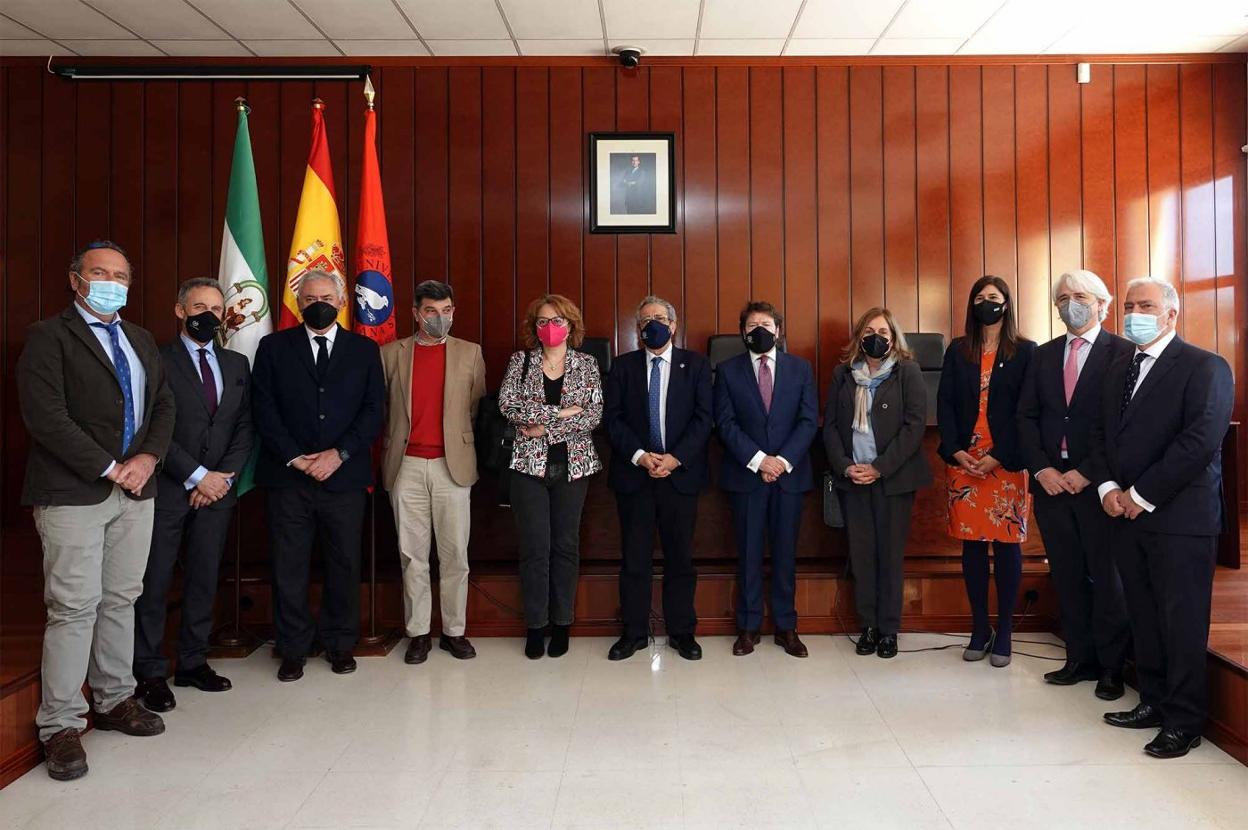 Imagen de la toma de posesión de Juan José Hinojosa como decano de la Facultad de Derecho.