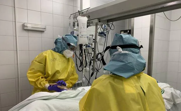 Coronavirus Andalucía: bajan las hospitalizaciones por segundo día pero suben los ingresos en UCI