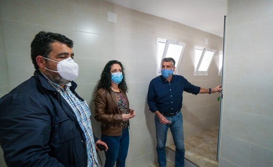 Visita a las obras en los aseos de la playa de Burriana. 