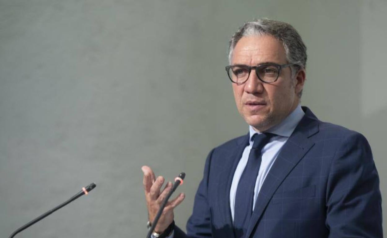 Elías Bendodo, ayer durante la rueda de prensa posterior al Consejo de Gobierno. 