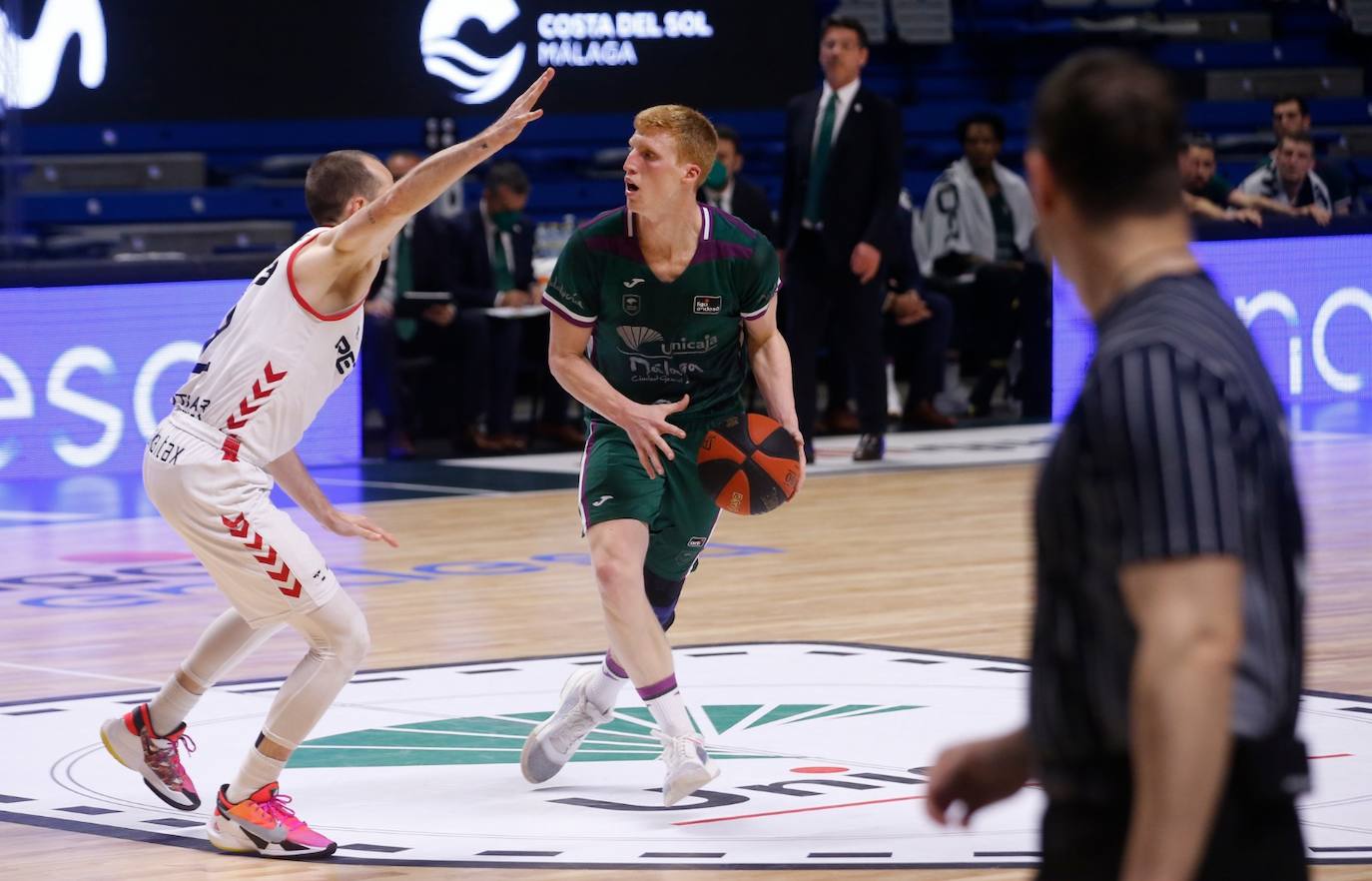 Victoria del Unicaja ante el R. Bilbao Basket. 