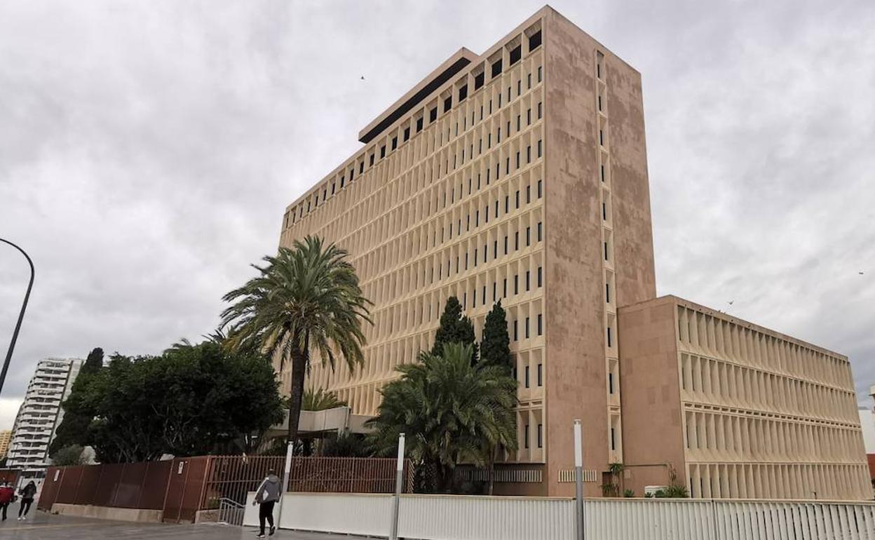 El Colegio de Arquitectos recurre el contrato para reformar el edificio de Hacienda en Málaga