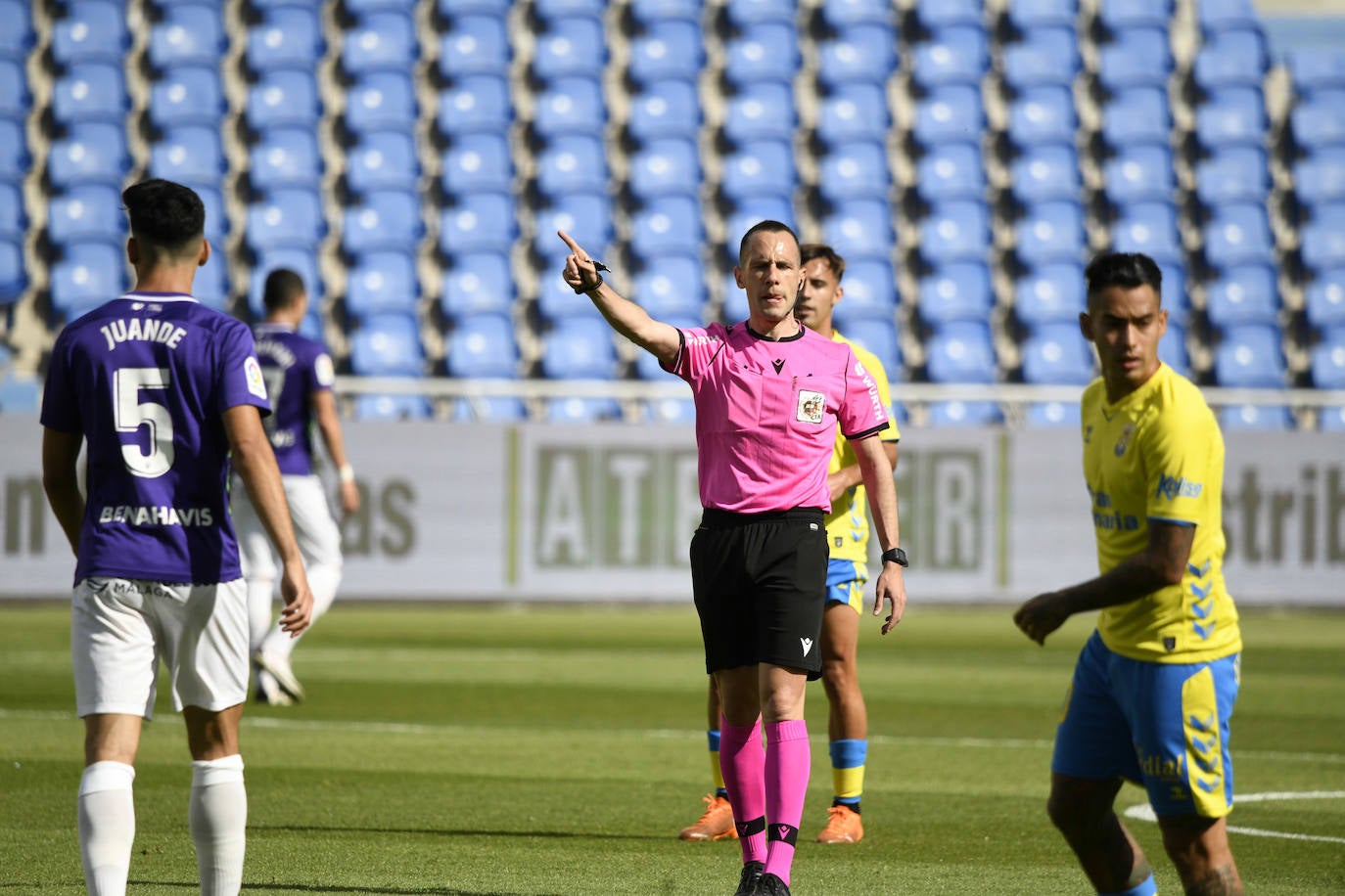 El Málaga empata en Las Palmas (1-1). 