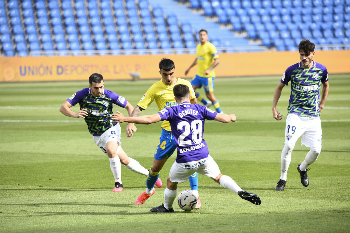 El Málaga empata en Las Palmas (1-1). 