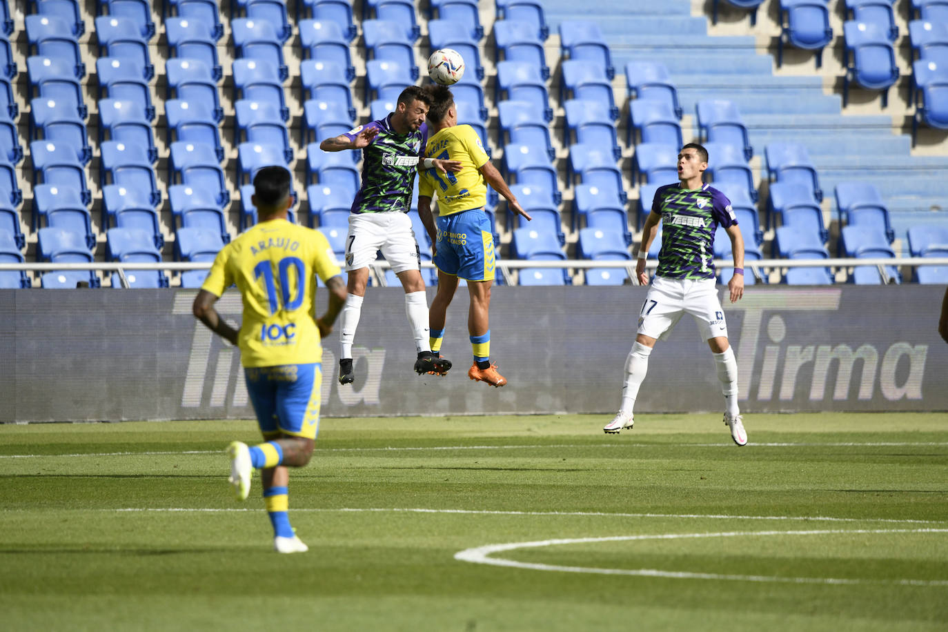 El Málaga empata en Las Palmas (1-1). 