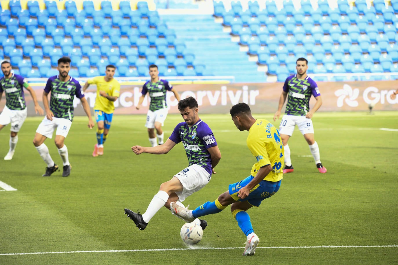 El Málaga empata en Las Palmas (1-1). 