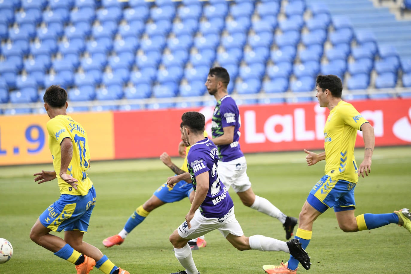 El Málaga empata en Las Palmas (1-1). 