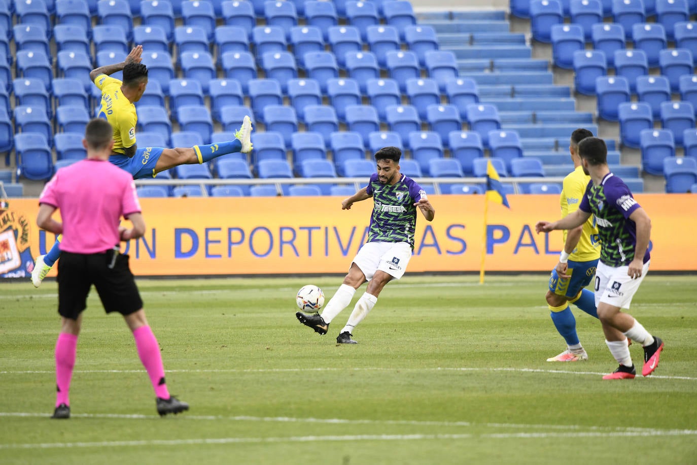 El Málaga empata en Las Palmas (1-1). 