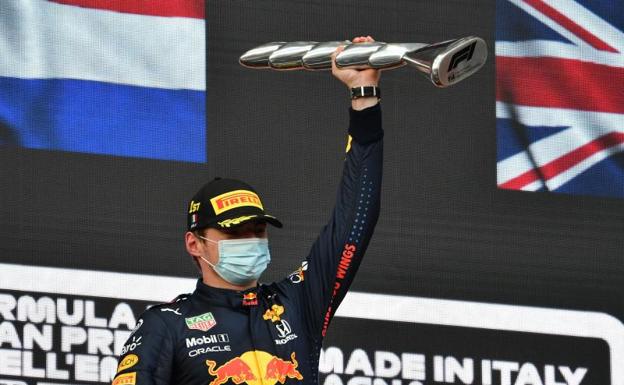 Verstappen saca la garra en Imola