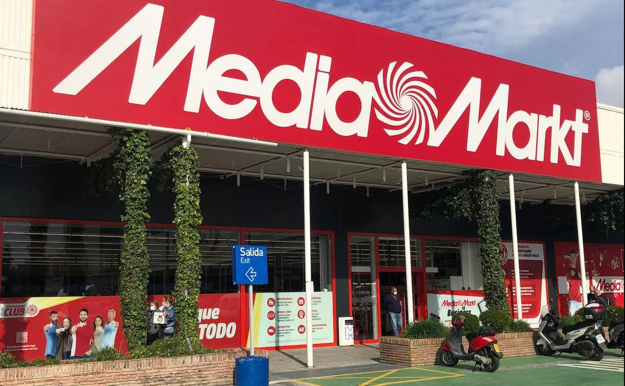 florero piso crédito Mediamarkt abre su tienda en el Parque Comercial Miramar | Diario Sur
