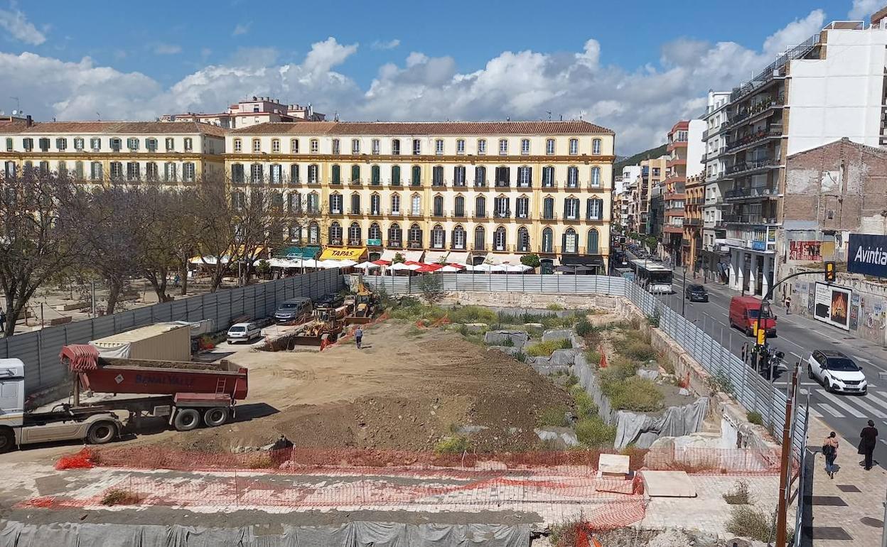 Este jueves se ha procedido a cubrir totalmente con tierra los restos encontrados en el solar. 