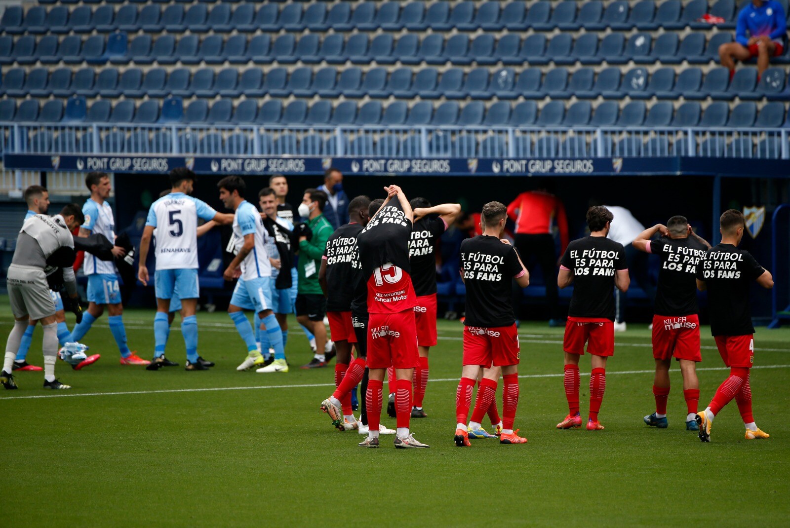 Un penalti polémico y un juego inoperante llevan al Málaga a la derrota