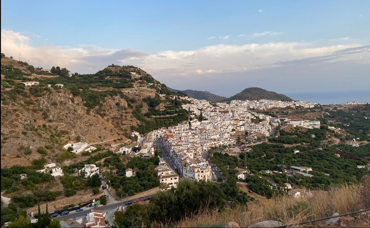 Vista panorámica del casco urbano de Frigiliana.